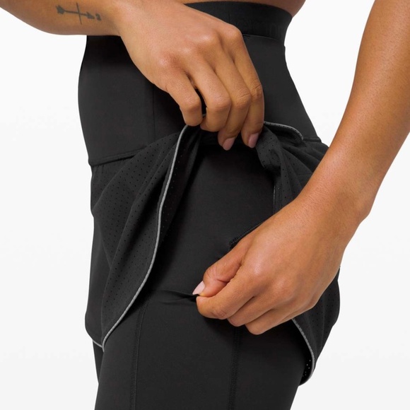 Lululemon Fast and Free 2-in-1 Run Shorts Elite Black size 8 - Picture 3 of 6